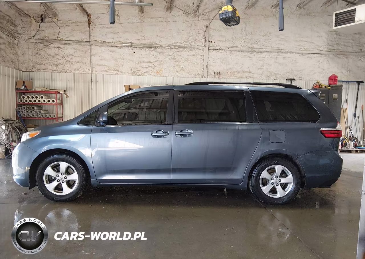 2017 Toyota Sienna Le 8 Passenger VIN:5TDKZ3DC1HS814493 - 14