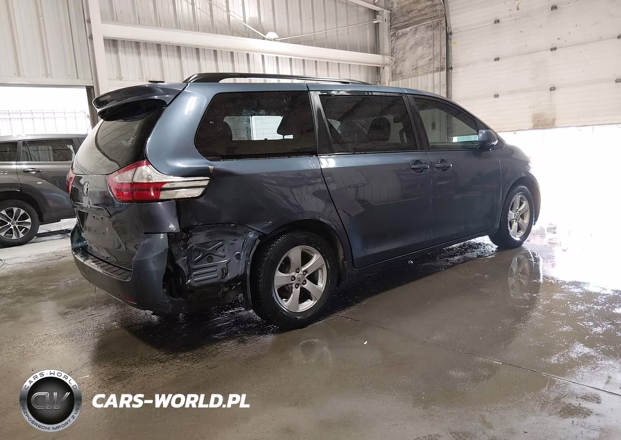 2017 Toyota Sienna Le 8 Passenger VIN:5TDKZ3DC1HS814493 - 4