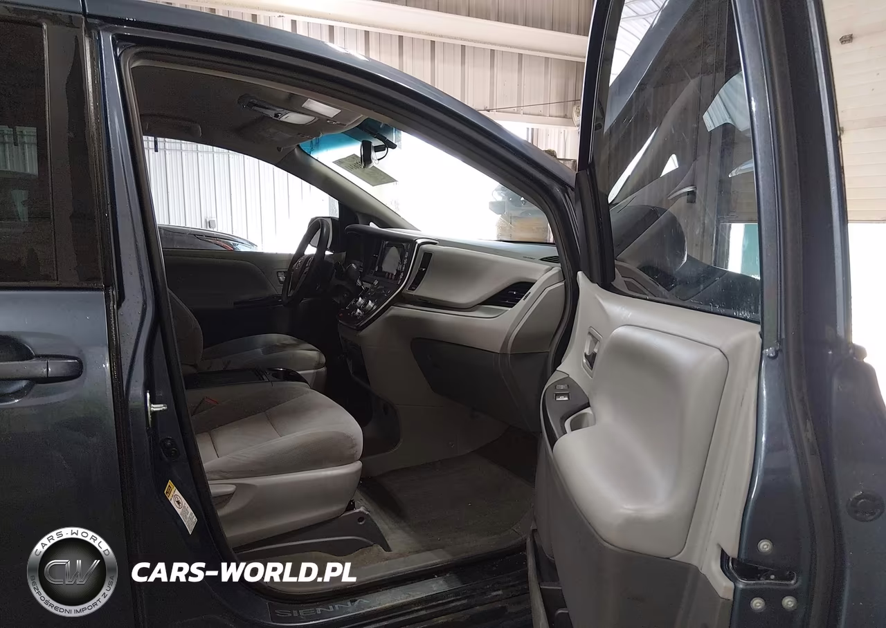 2017 Toyota Sienna Le 8 Passenger VIN:5TDKZ3DC1HS814493 - 5