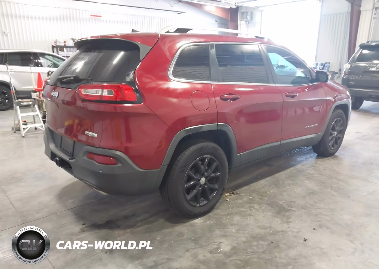 2016 Jeep Cherokee Latitude VIN:1C4PJMCS5GW283096 - 4