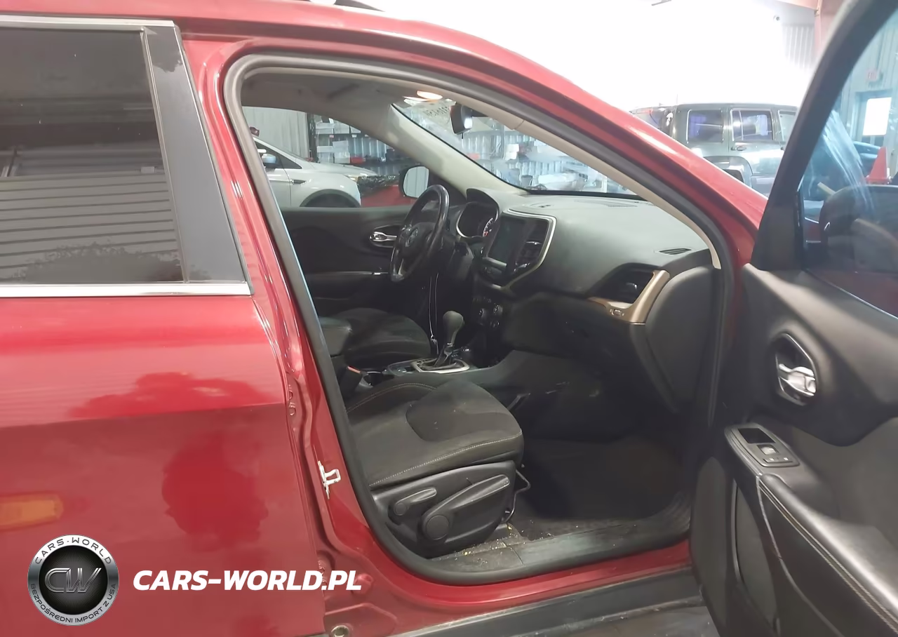 2016 Jeep Cherokee Latitude VIN:1C4PJMCS5GW283096 - 5