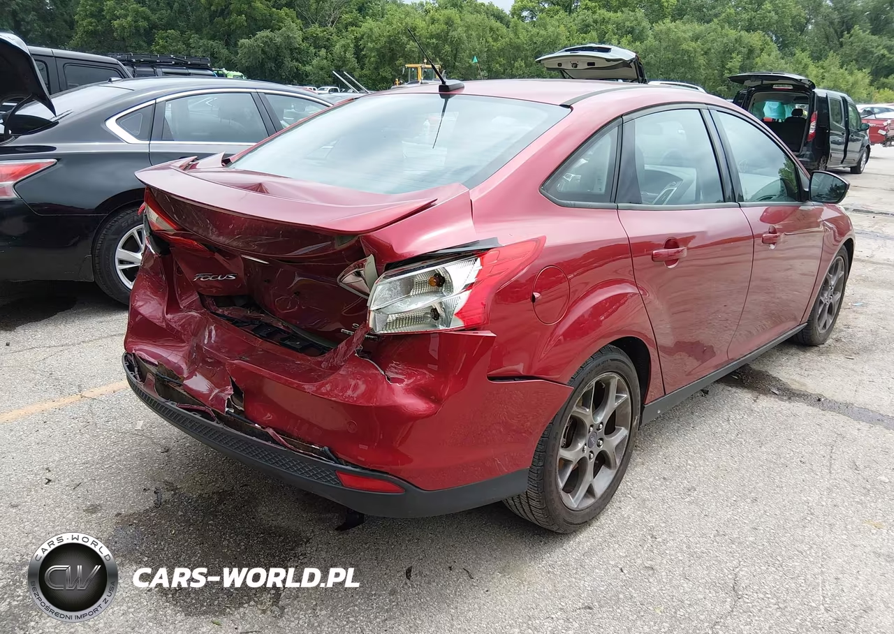 2013 Ford Focus Se VIN:1FADP3F23DL163100 - 4