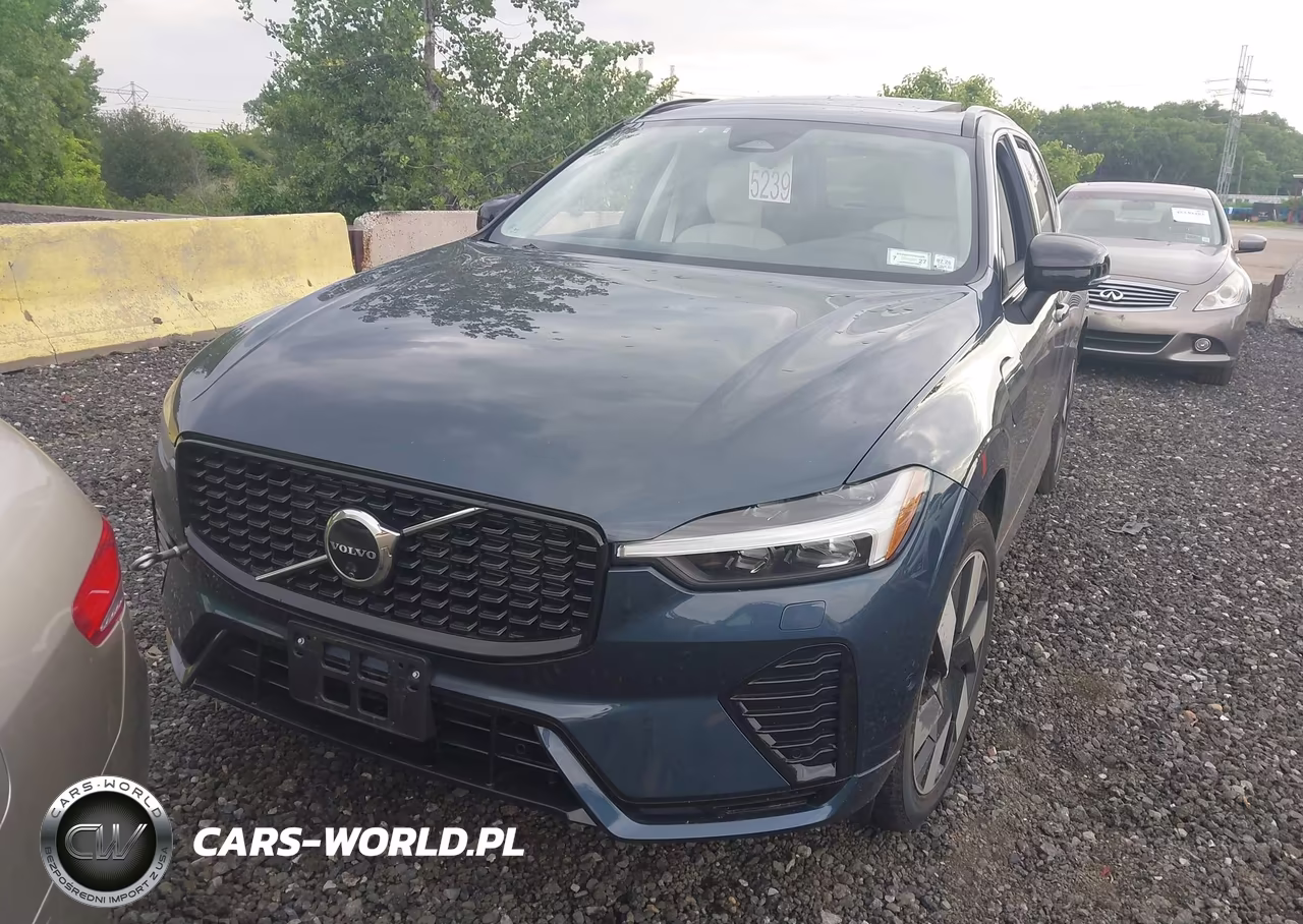 2025 Volvo Xc60 Plug-In Hybrid Plus, T8 Awd Electric-Gasoline, Dark VIN:YV4H60RCXS1104424 - 12