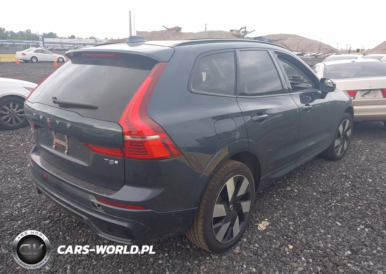2025 Volvo Xc60 Plug-In Hybrid Plus, T8 Awd Electric-Gasoline, Dark VIN:YV4H60RCXS1104424 - 4