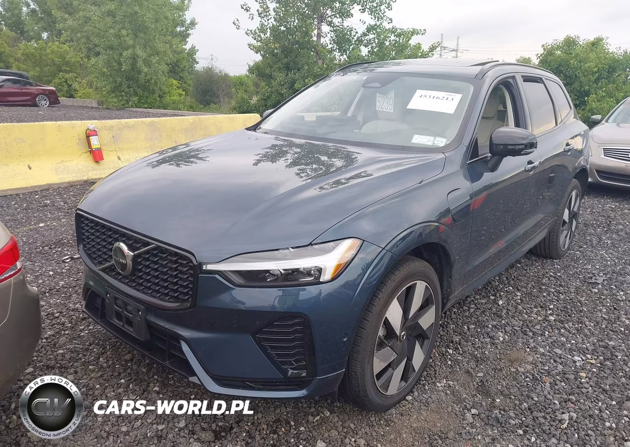 2025 Volvo Xc60 Plug-In Hybrid Plus, T8 Awd Electric-Gasoline, Dark VIN:YV4H60RCXS1104424 - 6