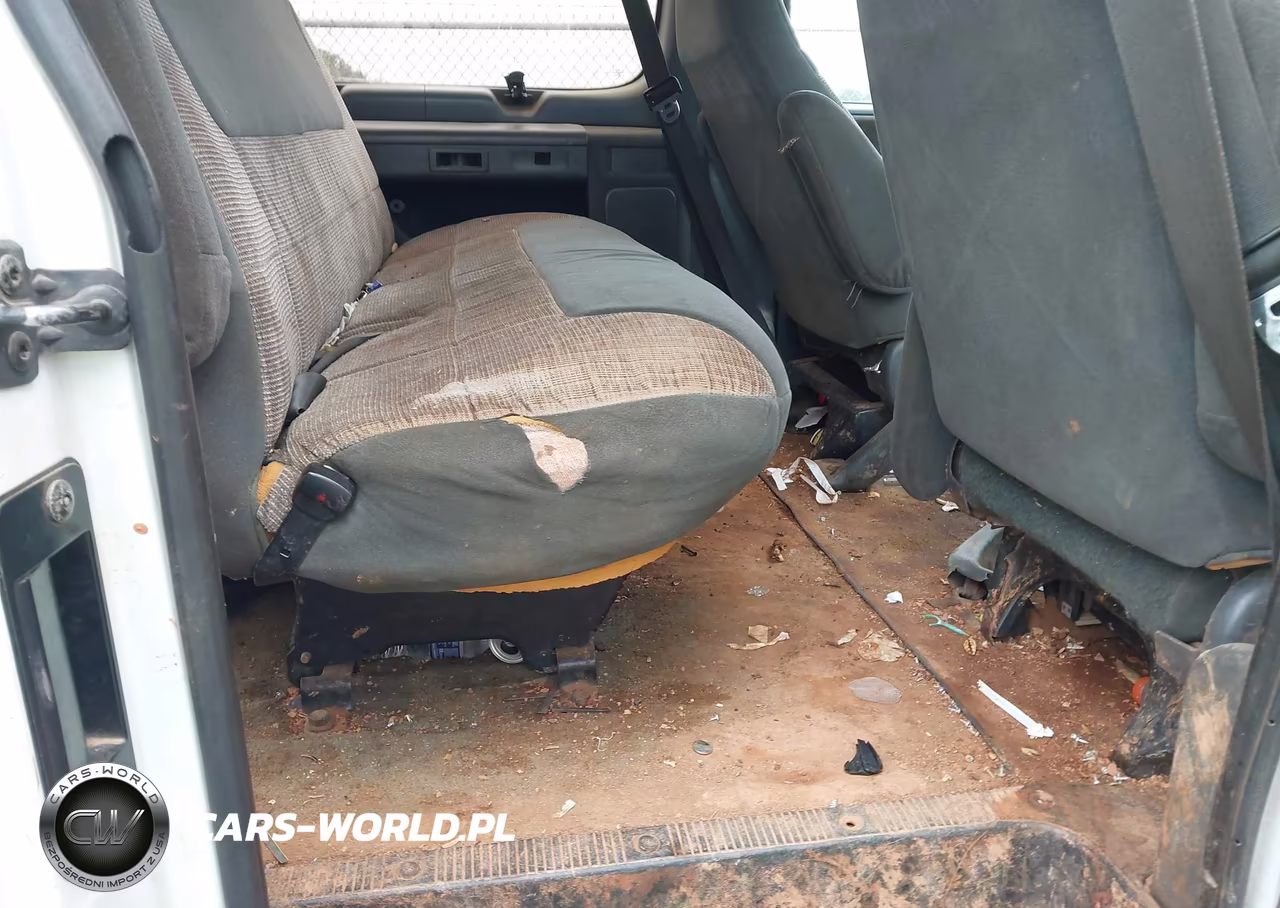 1996 Ford Econoline E150 VIN:1FMEE11H4THA05320 - 8