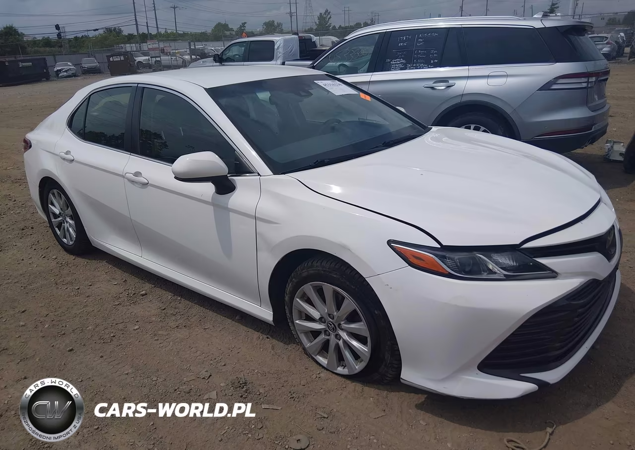 2018 Toyota Camry Le – zdjęcie 1 z 21
