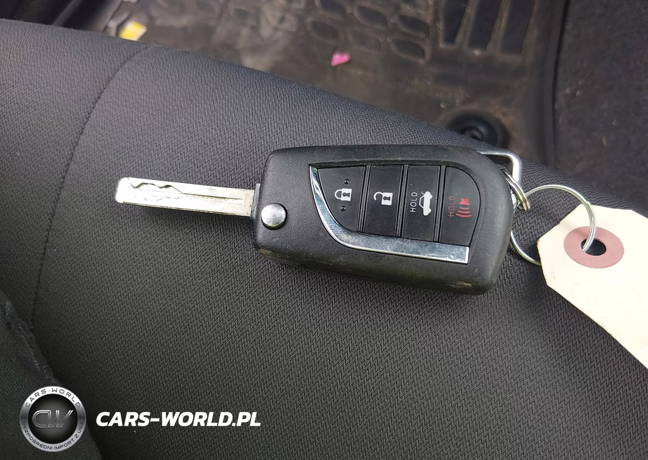 2018 Toyota Camry Le VIN:JTNB11HKXJ3010094 - 11