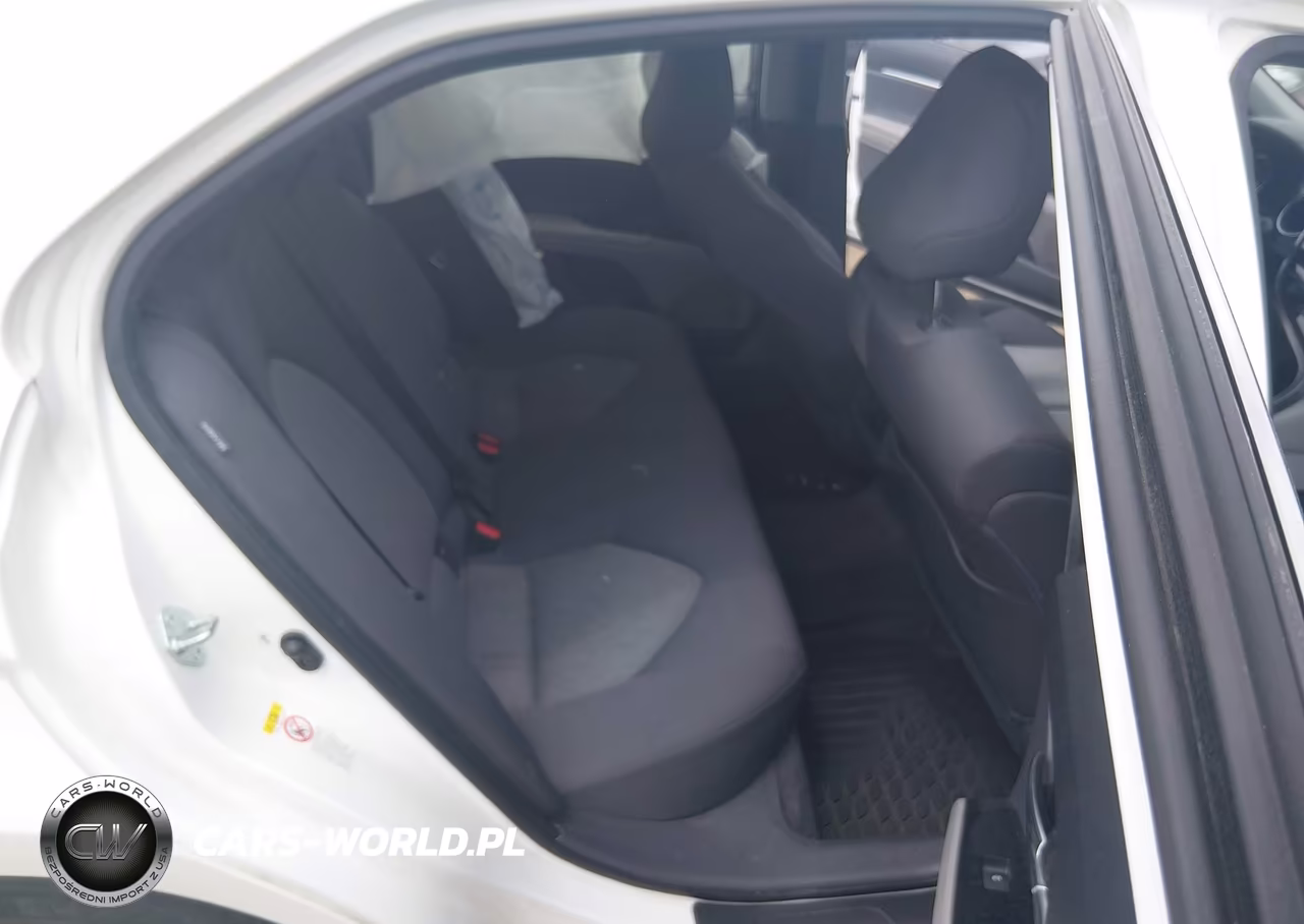 2018 Toyota Camry Le VIN:JTNB11HKXJ3010094 - 8