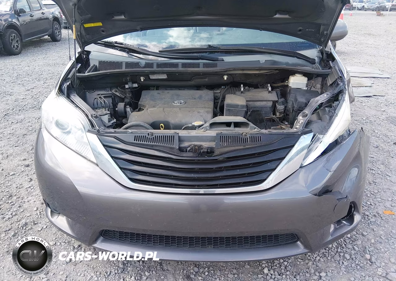2012 Toyota Sienna Le V6 8 Passenger VIN:5TDKK3DC1CS278447 - 10