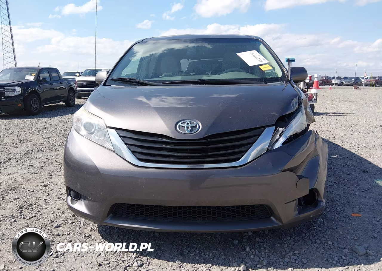 2012 Toyota Sienna Le V6 8 Passenger VIN:5TDKK3DC1CS278447 - 12