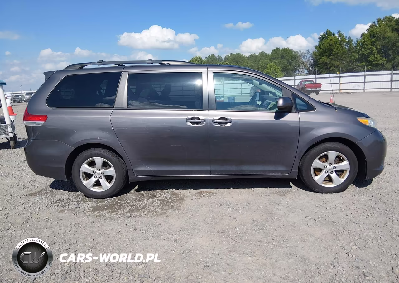 2012 Toyota Sienna Le V6 8 Passenger VIN:5TDKK3DC1CS278447 - 13