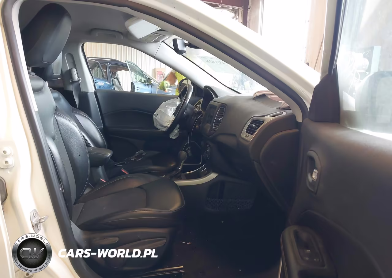 2019 Jeep Compass Latitude Fwd VIN:3C4NJCBB0KT651931 - 5