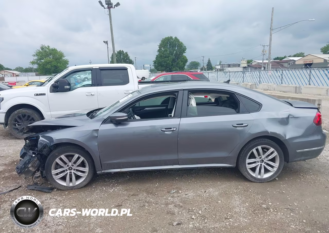 2019 Volkswagen Passat 2.0T Wolfsburg Edition VIN:1VWLA7A34KC003736 - 14