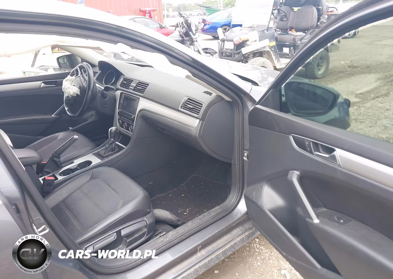 2019 Volkswagen Passat 2.0T Wolfsburg Edition VIN:1VWLA7A34KC003736 - 5