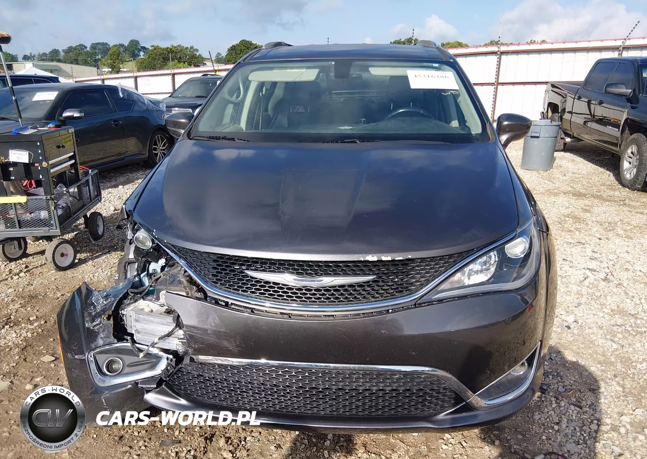 2018 Chrysler Pacifica Touring L VIN:2C4RC1BG8JR217222 - 12