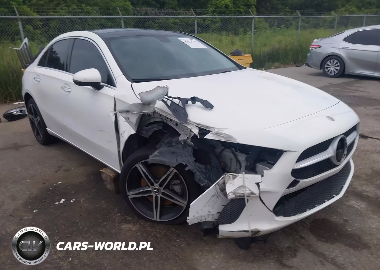 2022 Mercedes-Benz A 220 – zdjęcie 1 z 16
