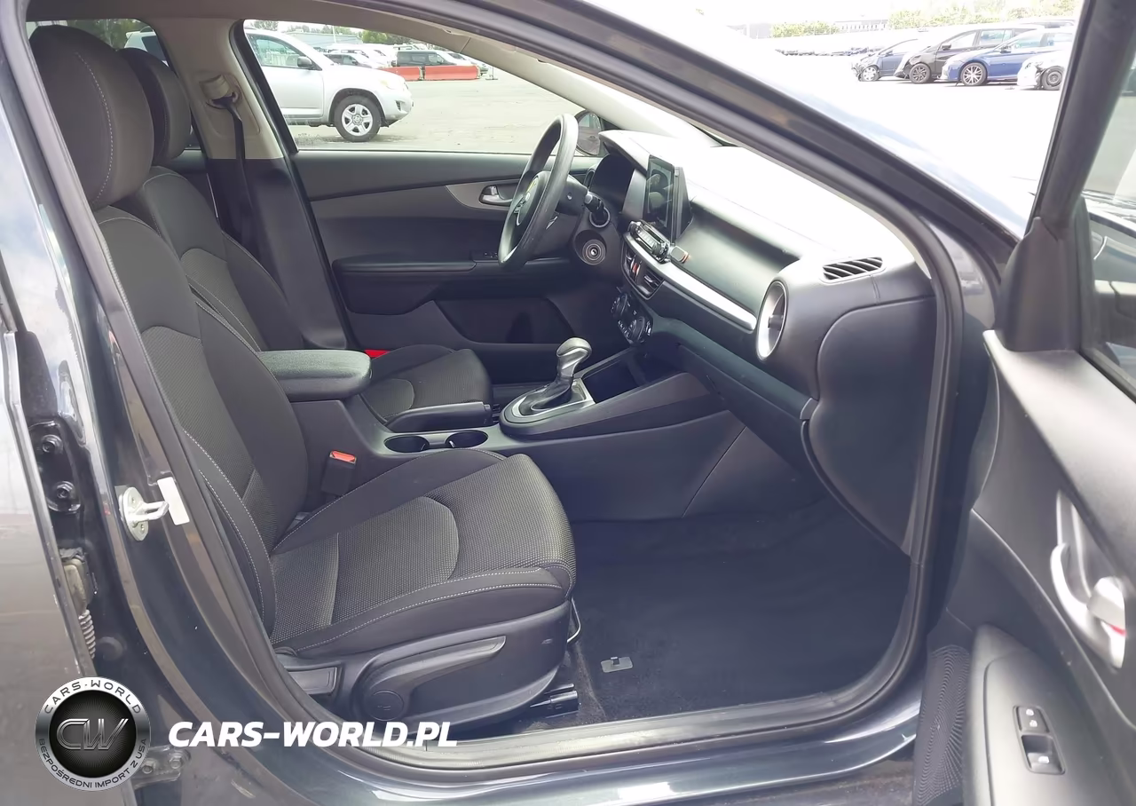 2019 Kia Forte Fe VIN:3KPF24AD7KE028224 - 5