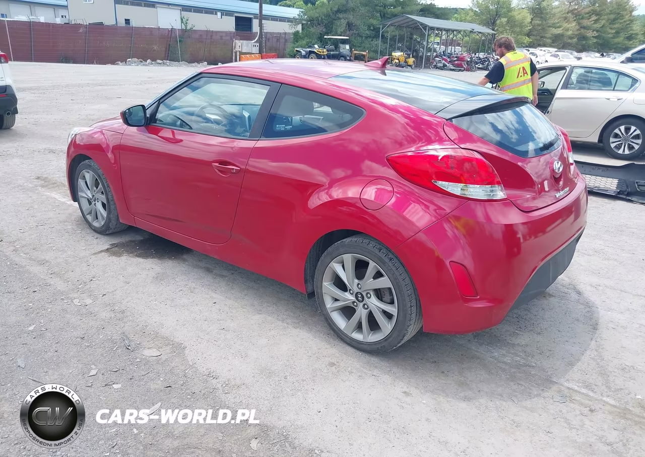 2016 Hyundai Veloster VIN:KMHTC6AD6GU266937 - 3