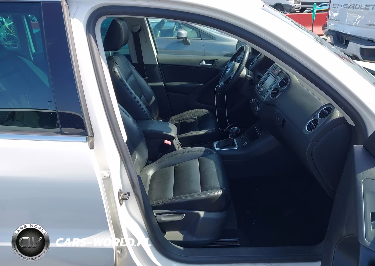 2011 Volkswagen Tiguan Sel VIN:WVGAV7AX0BW505462 - 5