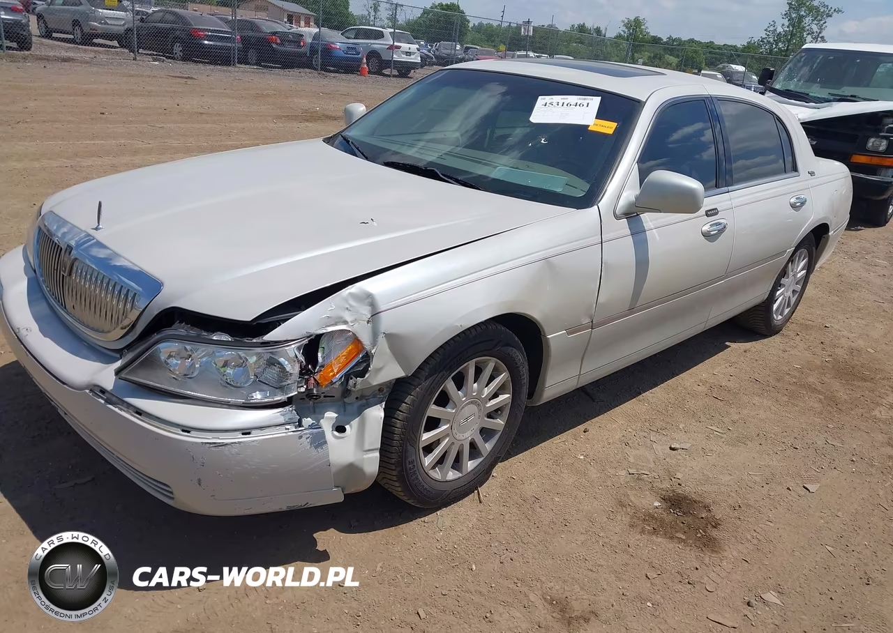 2005 Lincoln Town Car Signature Limited VIN:1LNHM82W15Y611554 - 2