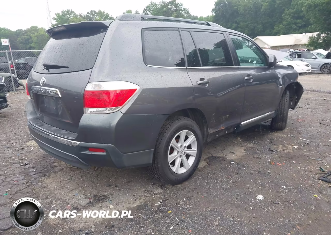 2013 Toyota Highlander Se V6 VIN:5TDZK3EH8DS116907 - 4