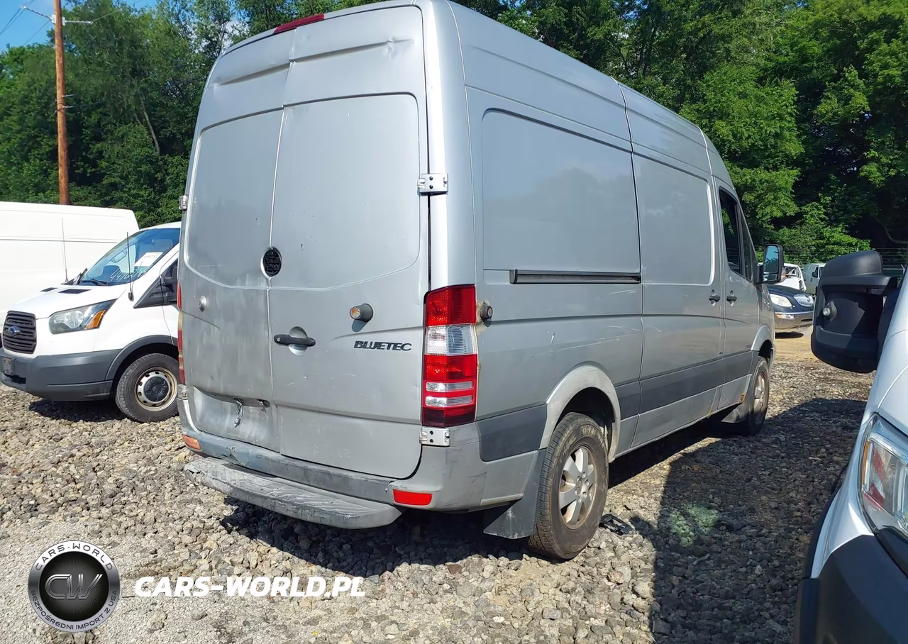 2012 Mercedes-Benz Sprinter Cargo Vans Normal Roof VIN:WD3PE7CC0C5707390 - 4