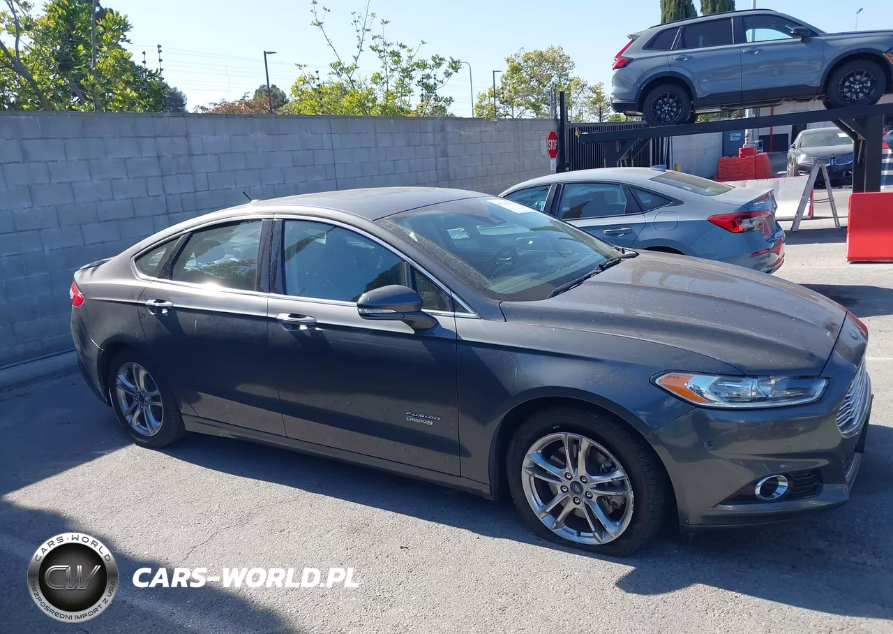 2015 Ford Fusion Energi Titanium VIN:3FA6P0SU1FR105313 - 13