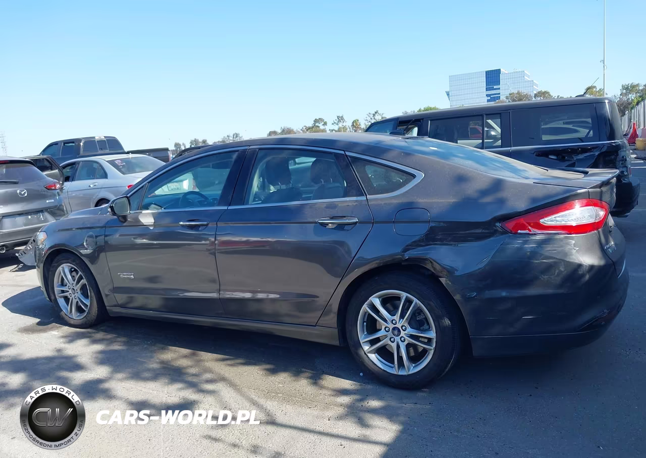 2015 Ford Fusion Energi Titanium VIN:3FA6P0SU1FR105313 - 14