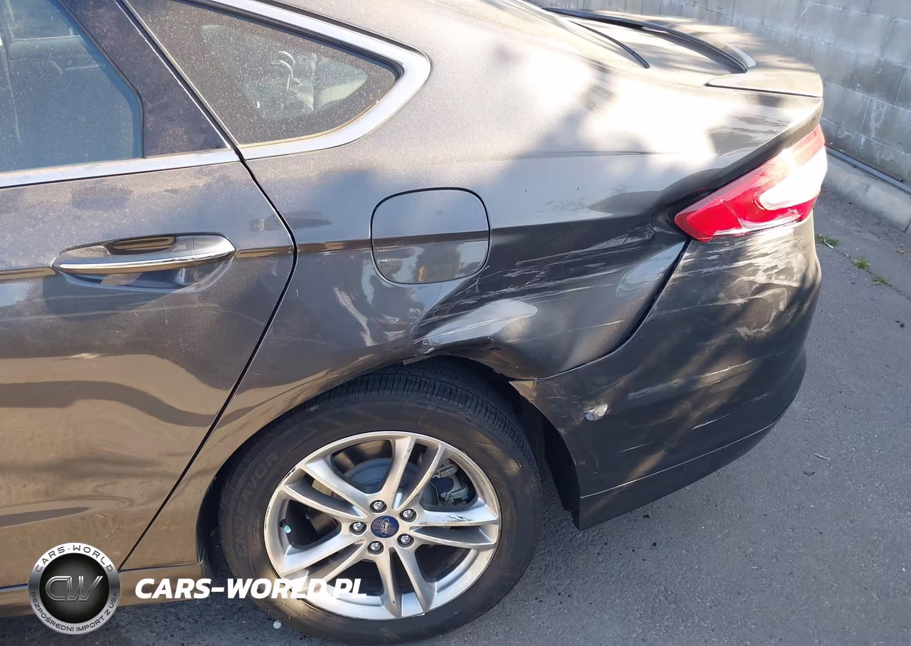 2015 Ford Fusion Energi Titanium VIN:3FA6P0SU1FR105313 - 17