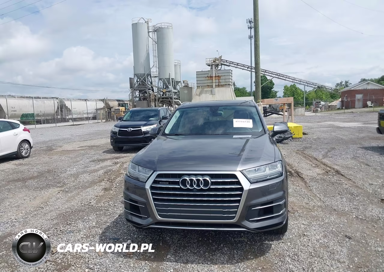 2018 Audi Q7 3.0T Premium VIN:WA1VAAF79JD034701 - 12