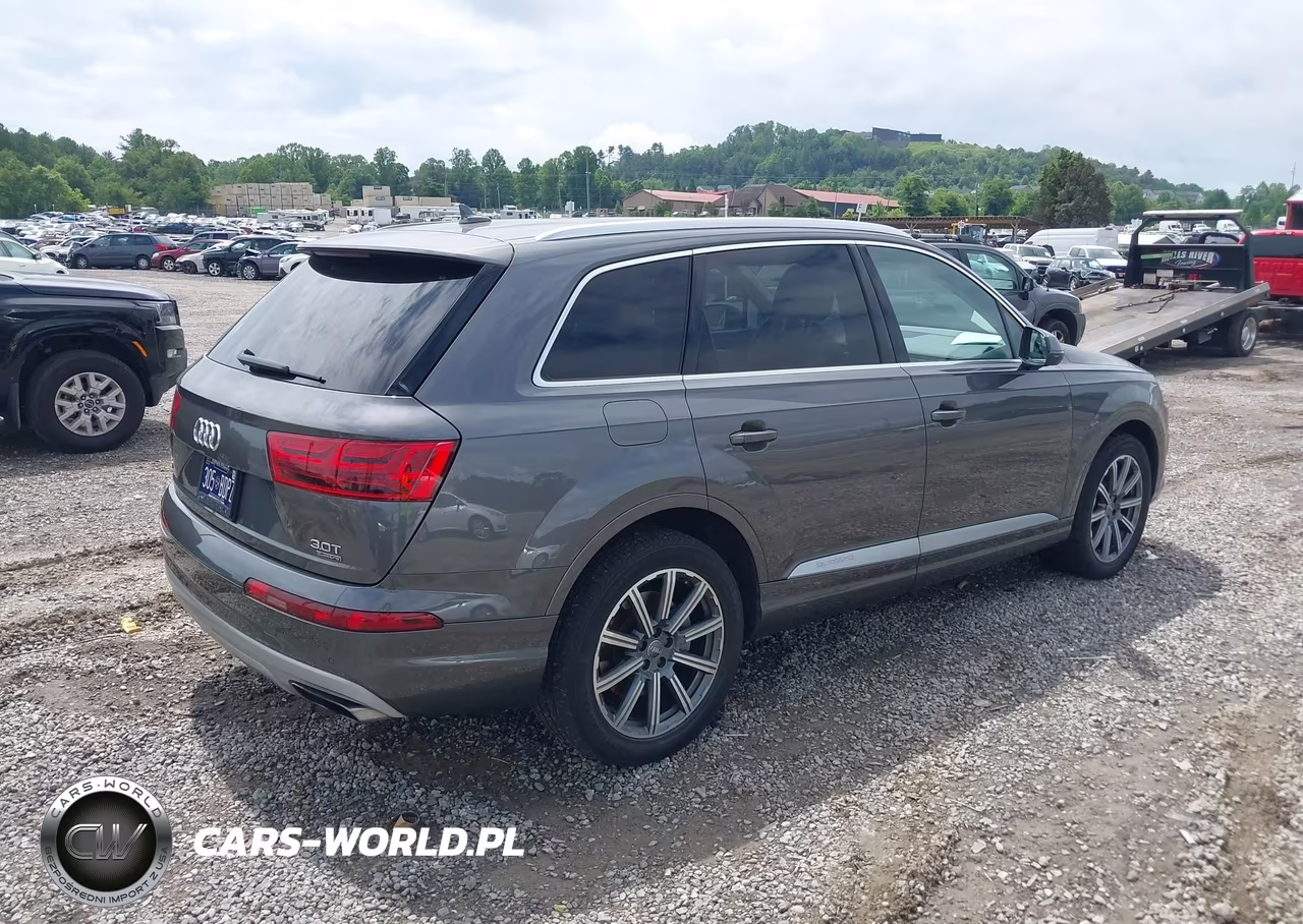 2018 Audi Q7 3.0T Premium VIN:WA1VAAF79JD034701 - 4