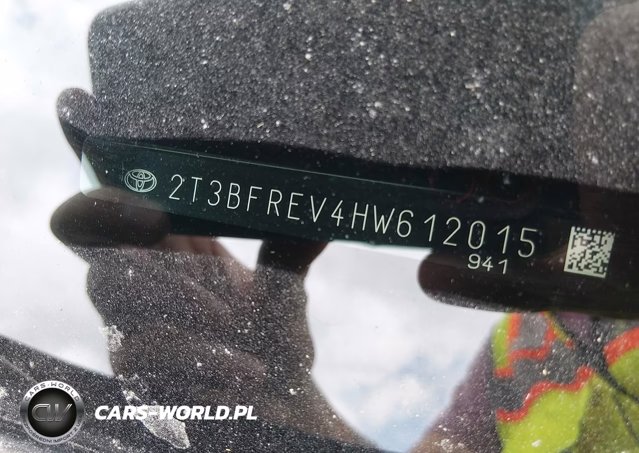 2017 Toyota Rav4 Le VIN:2T3BFREV4HW612015 - 9