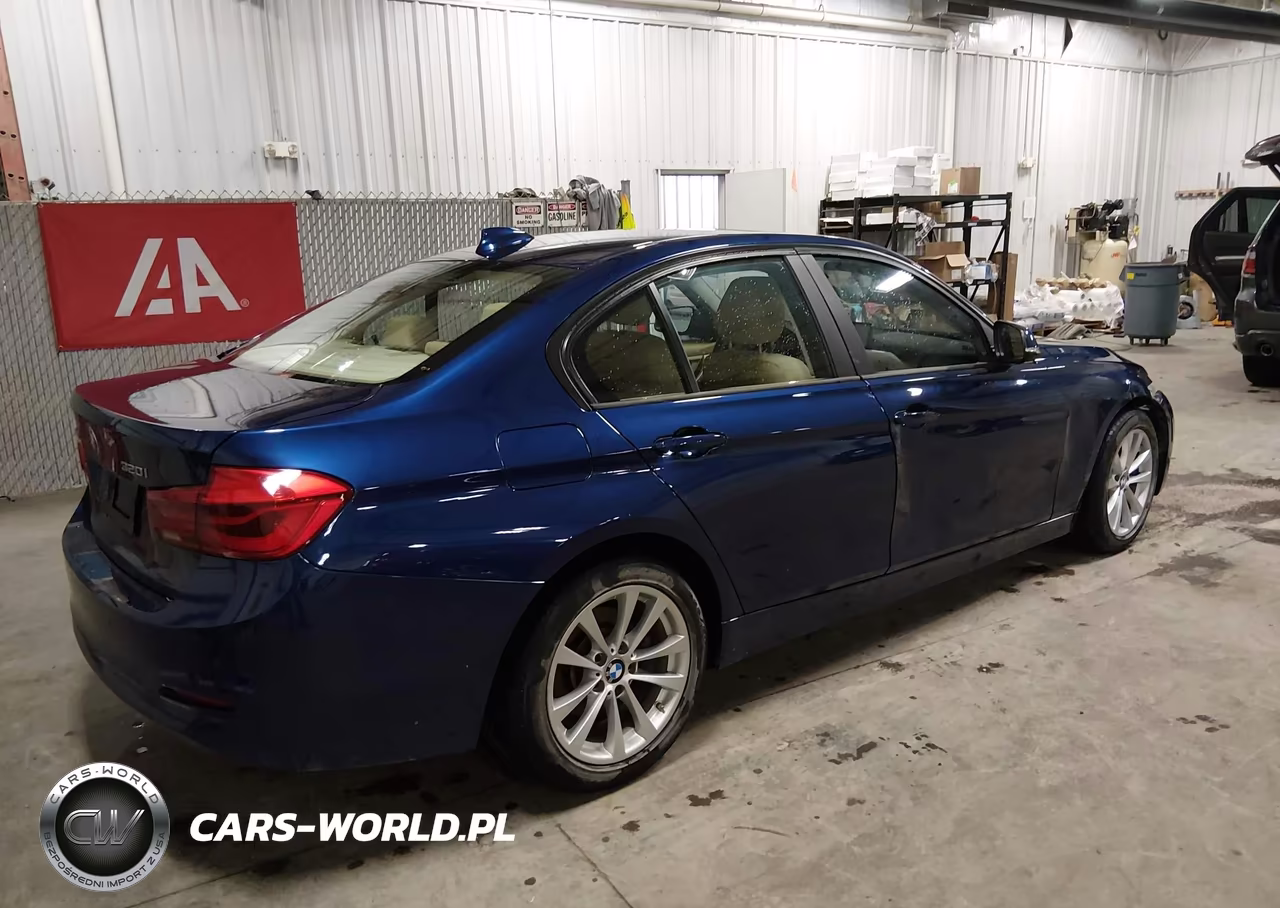 2016 BMW 320I xDrive VIN:WBA8E5G57GNT94982 - 4