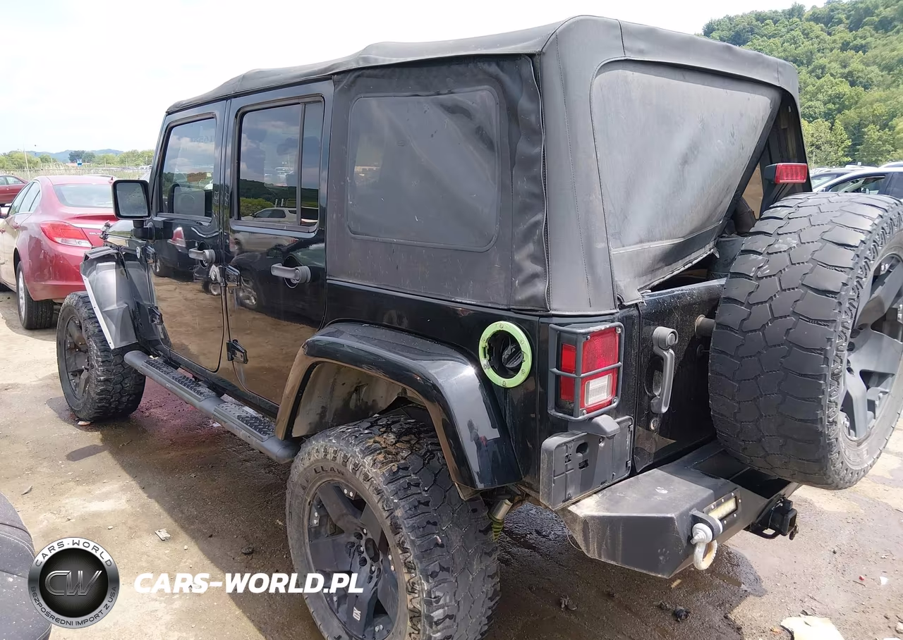 2012 Jeep Wrangler Unlimited Sport VIN:1C4BJWDG8CL208470 - 3