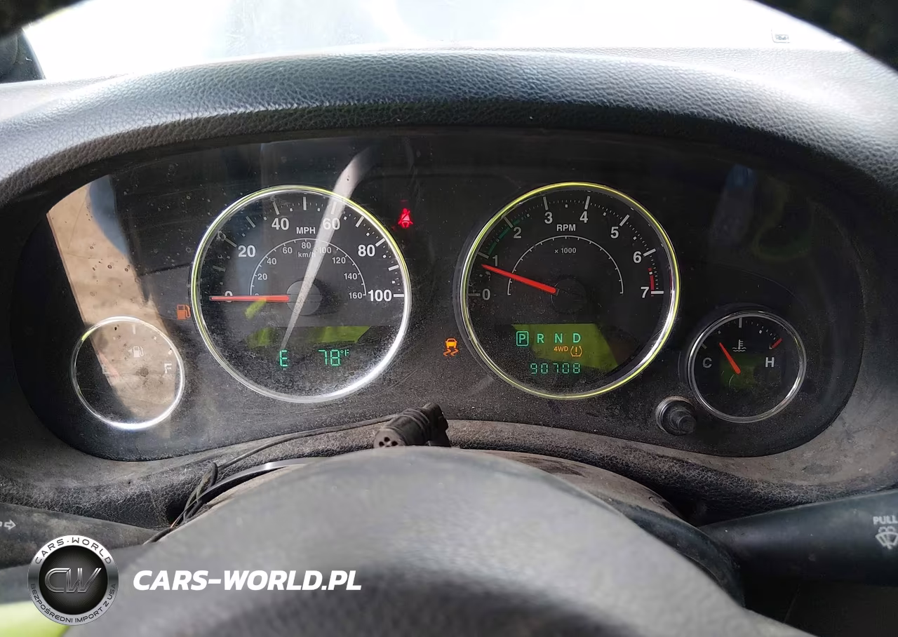 2012 Jeep Wrangler Unlimited Sport VIN:1C4BJWDG8CL208470 - 7
