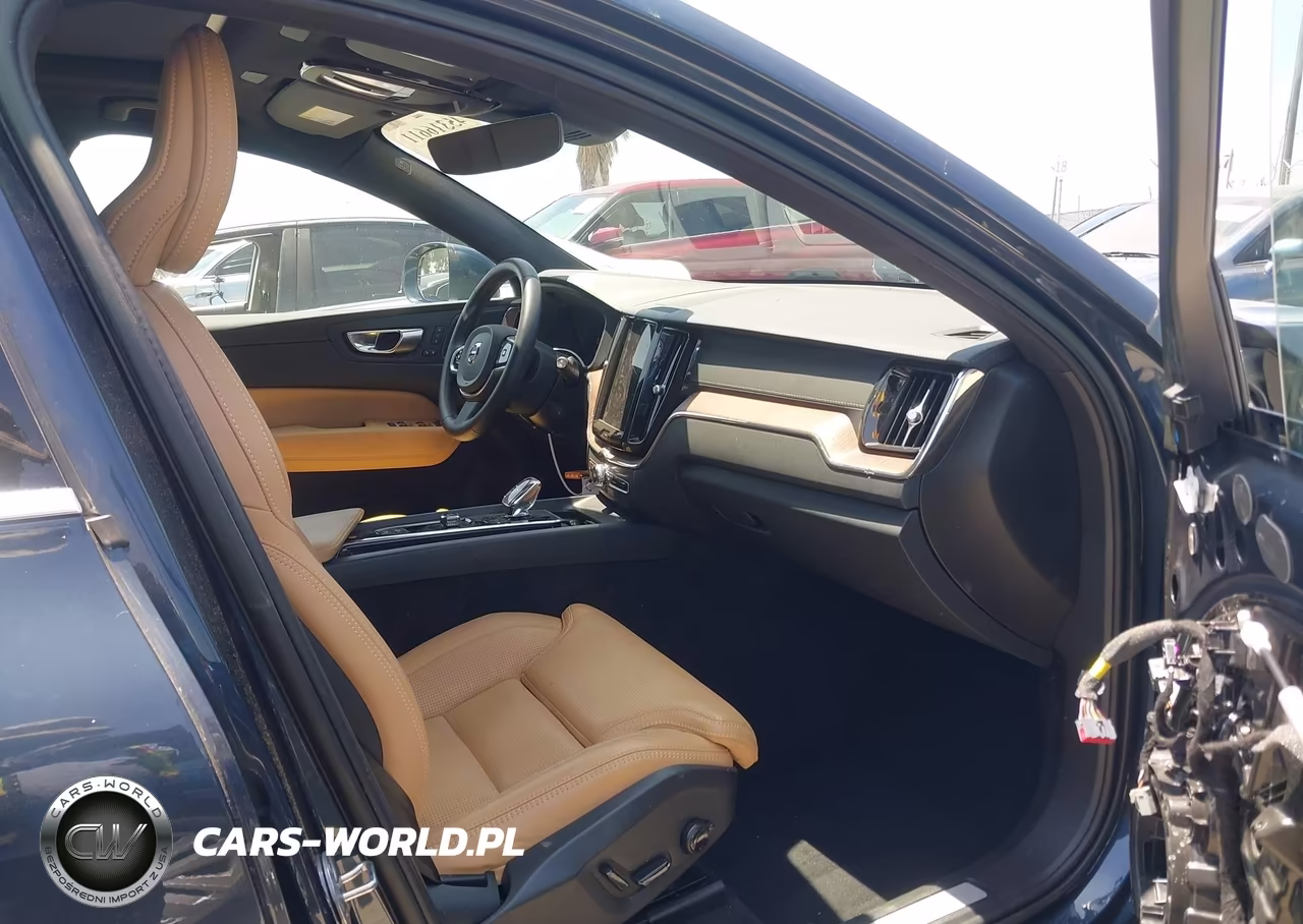 2023 Volvo Xc60 B5 Ultimate Bright Theme VIN:YV4L12DA9P1363908 - 5