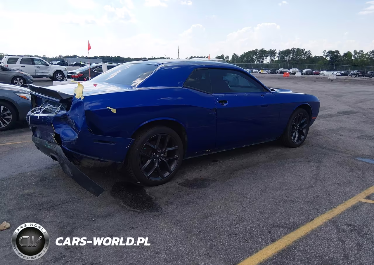 2021 Dodge Challenger Sxt VIN:2C3CDZAG9MH572935 - 4
