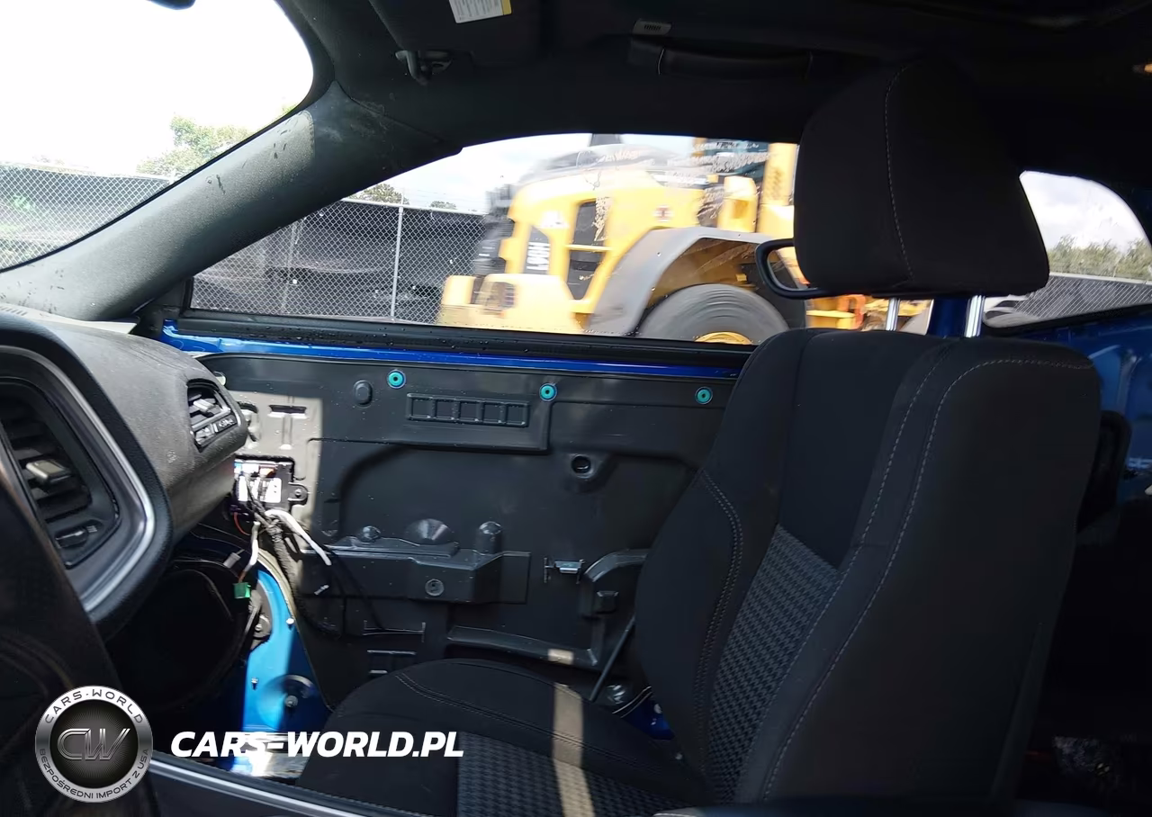 2021 Dodge Challenger Sxt VIN:2C3CDZAG9MH572935 - 5
