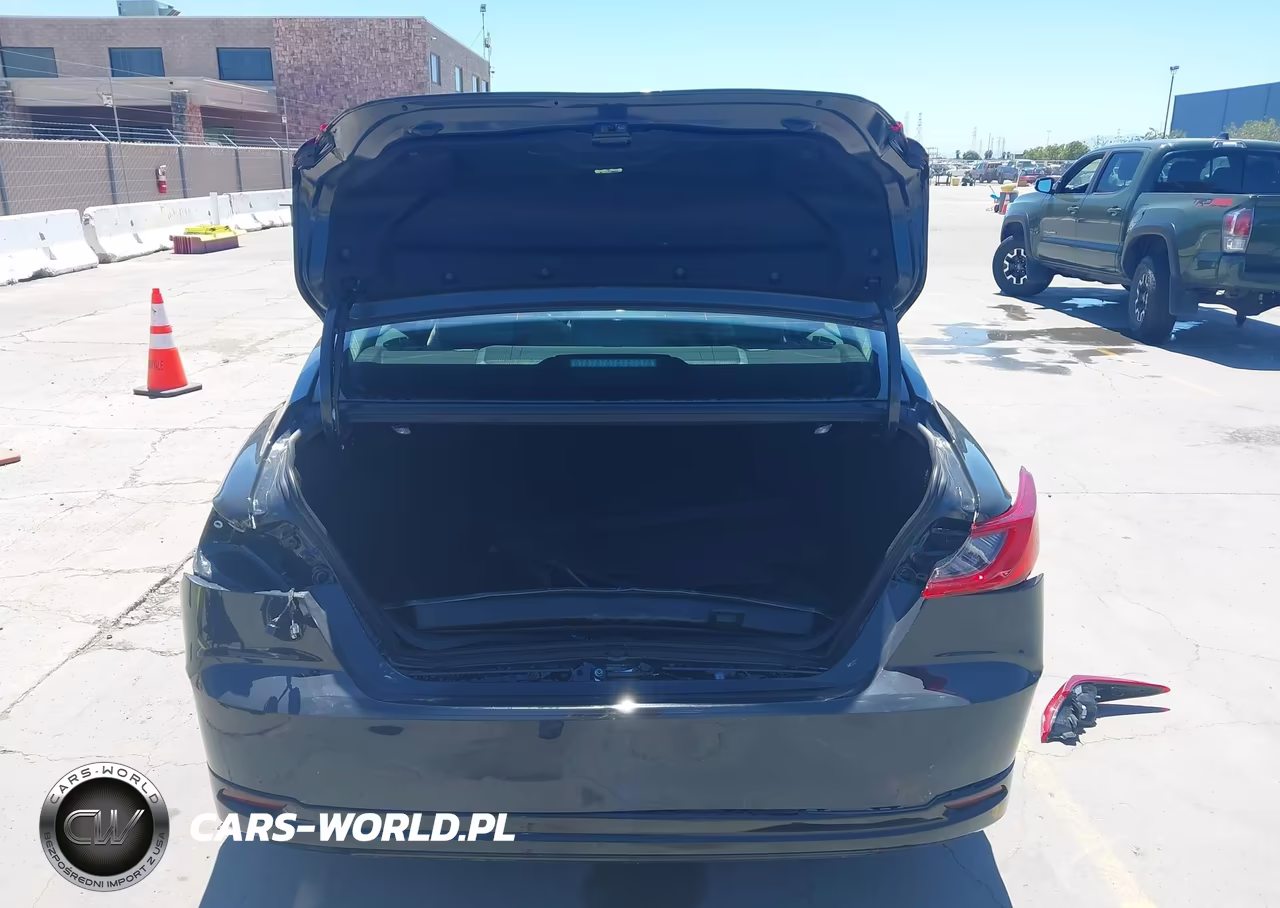 2025 Toyota Camry Xle VIN:4T1DAACK4SU072733 - 17