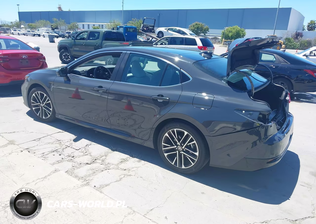 2025 Toyota Camry Xle VIN:4T1DAACK4SU072733 - 3