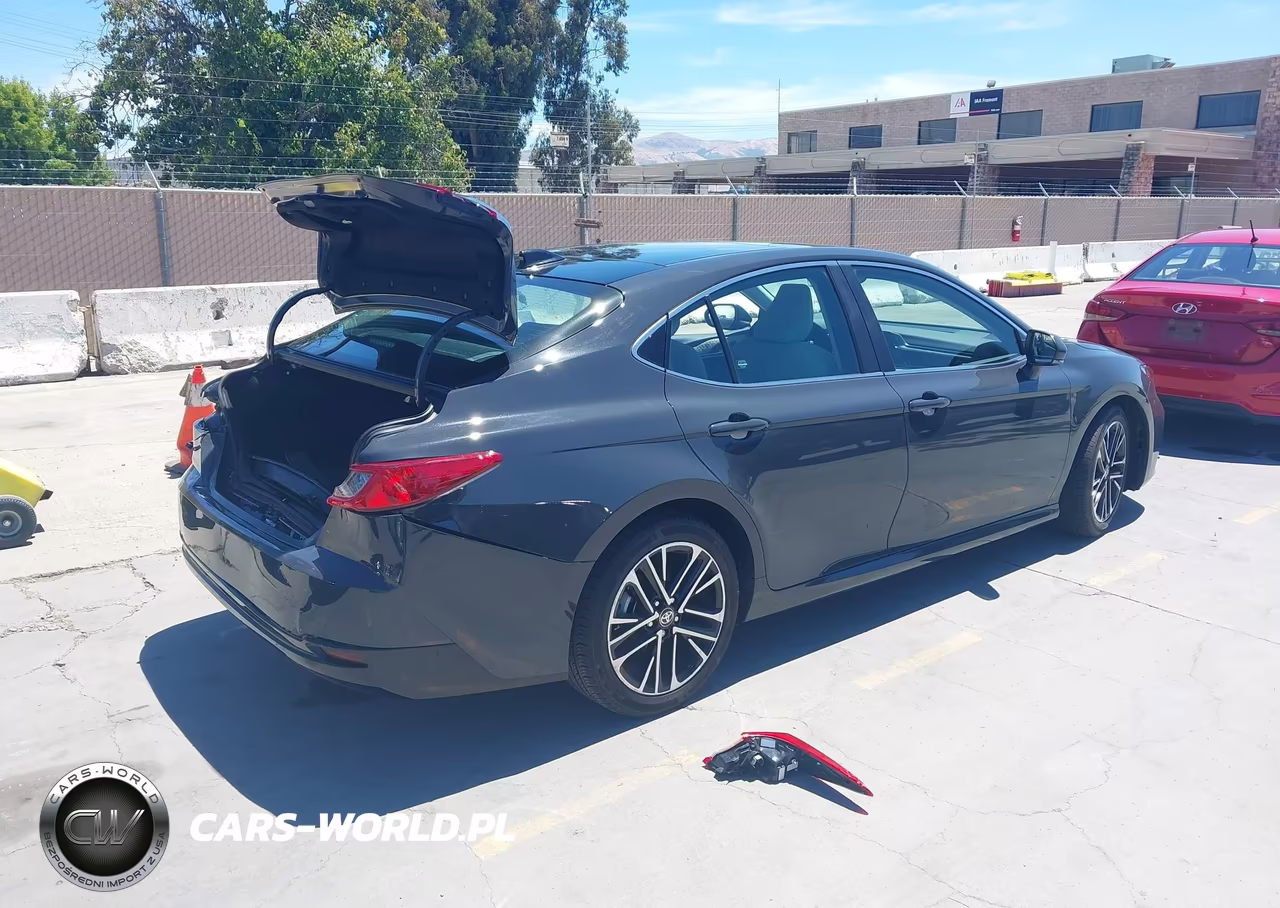 2025 Toyota Camry Xle VIN:4T1DAACK4SU072733 - 4