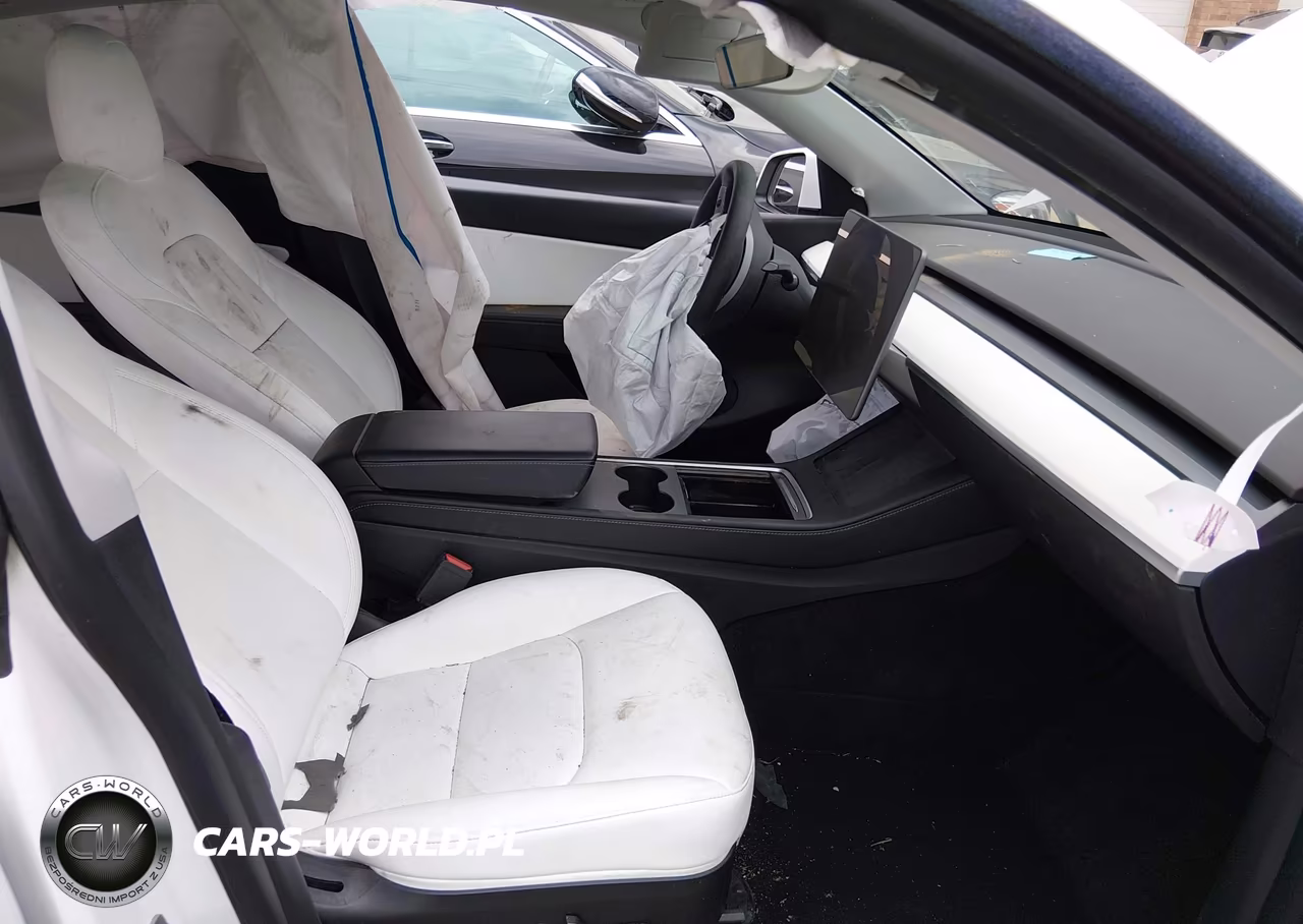 2022 Tesla Model Y Performance Dual Motor All-Wheel Drive VIN:7SAYGDEF3NF362659 - 5