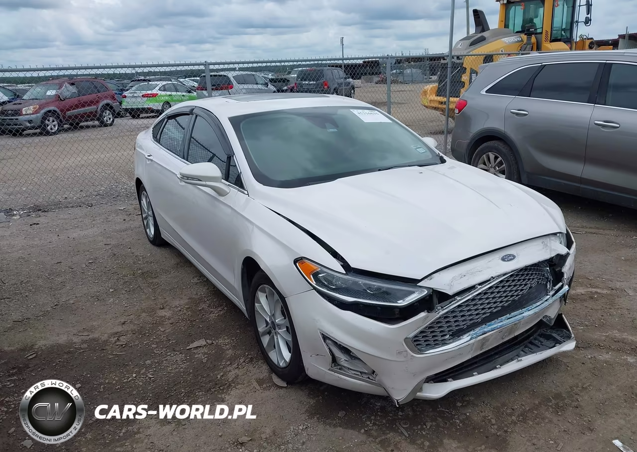 2019 Ford Fusion Energi Titanium – zdjęcie 1 z 16