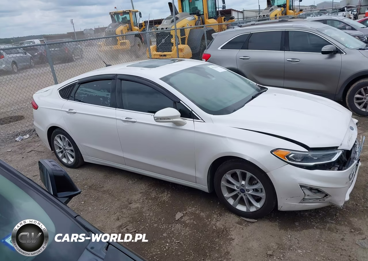 2019 Ford Fusion Energi Titanium VIN:3FA6P0SU4KR211121 - 13