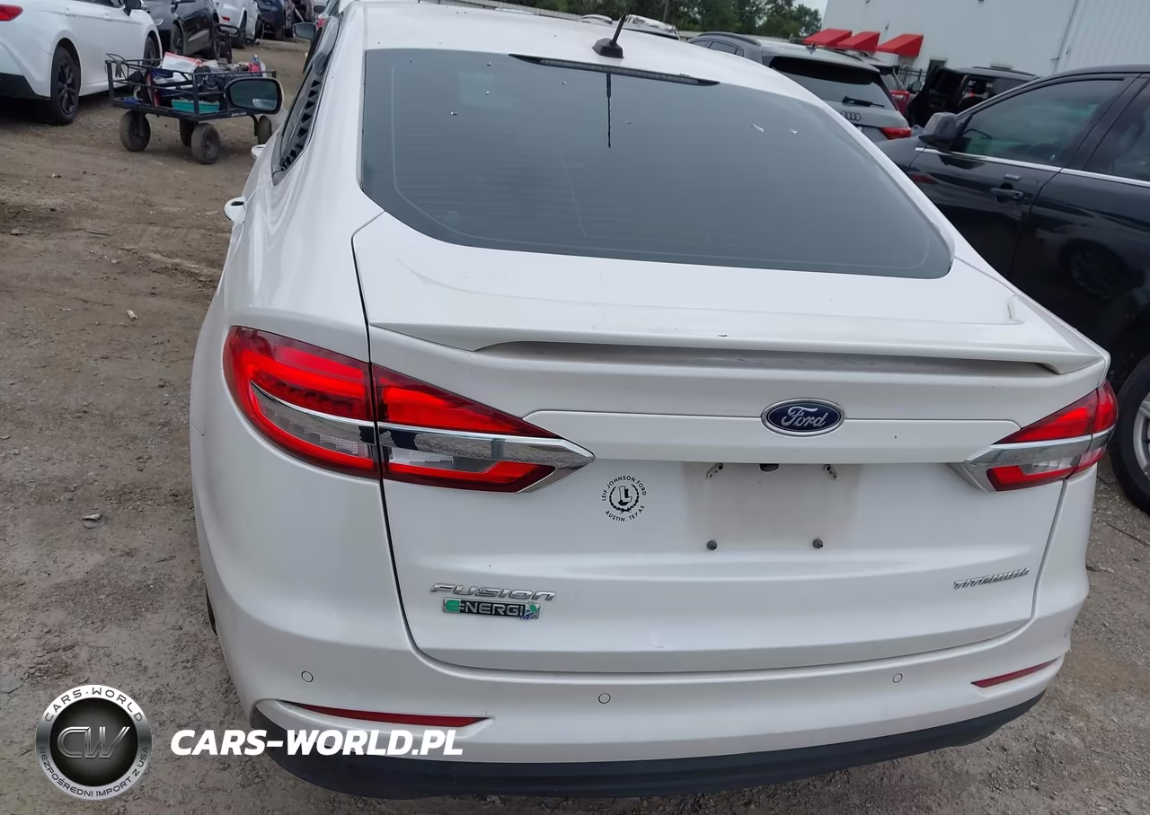2019 Ford Fusion Energi Titanium VIN:3FA6P0SU4KR211121 - 16