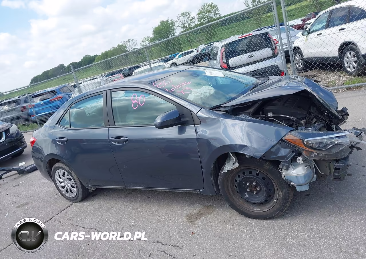 2018 Toyota Corolla Le VIN:5YFBURHE5JP850957 - 14