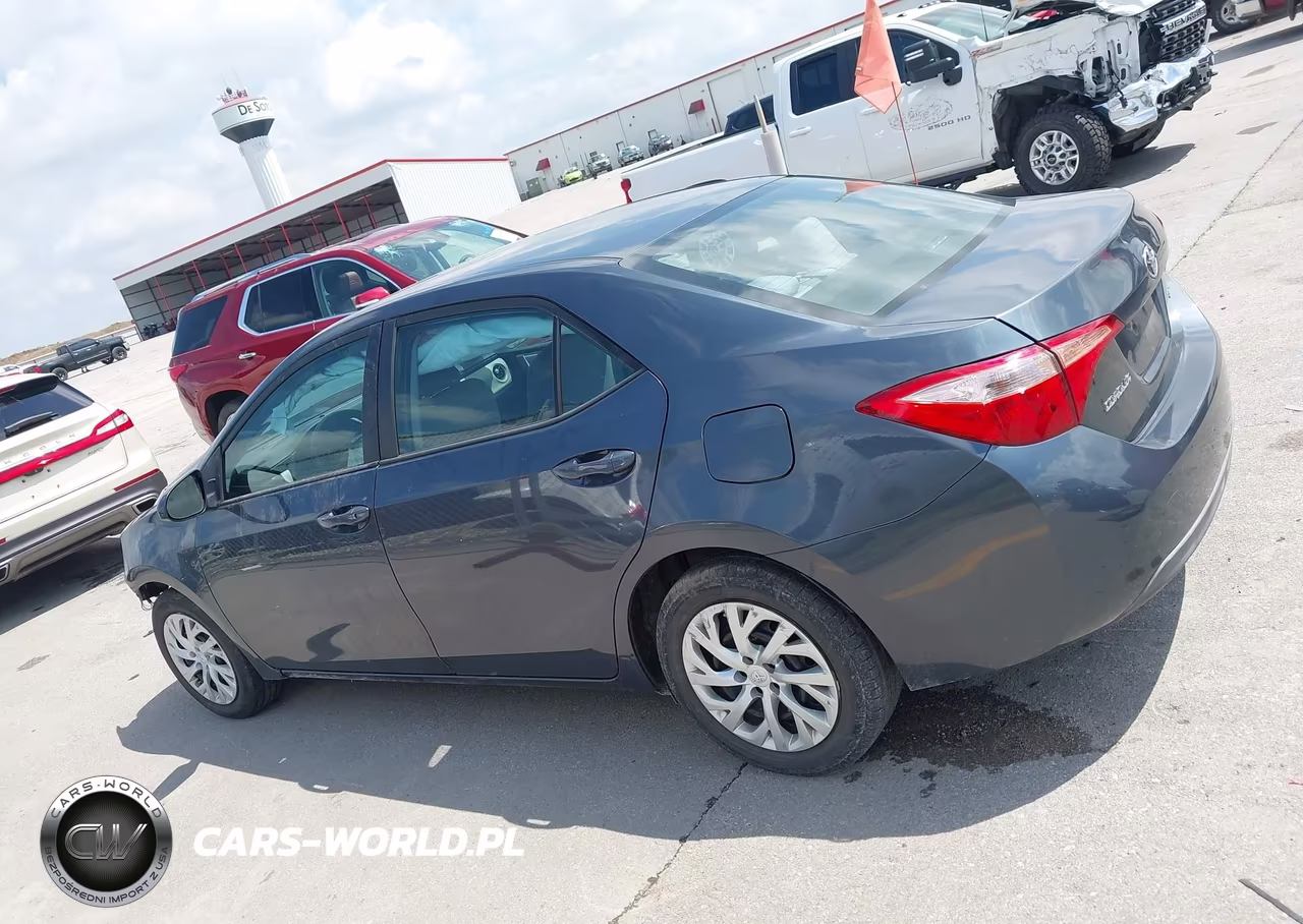 2018 Toyota Corolla Le VIN:5YFBURHE5JP850957 - 15
