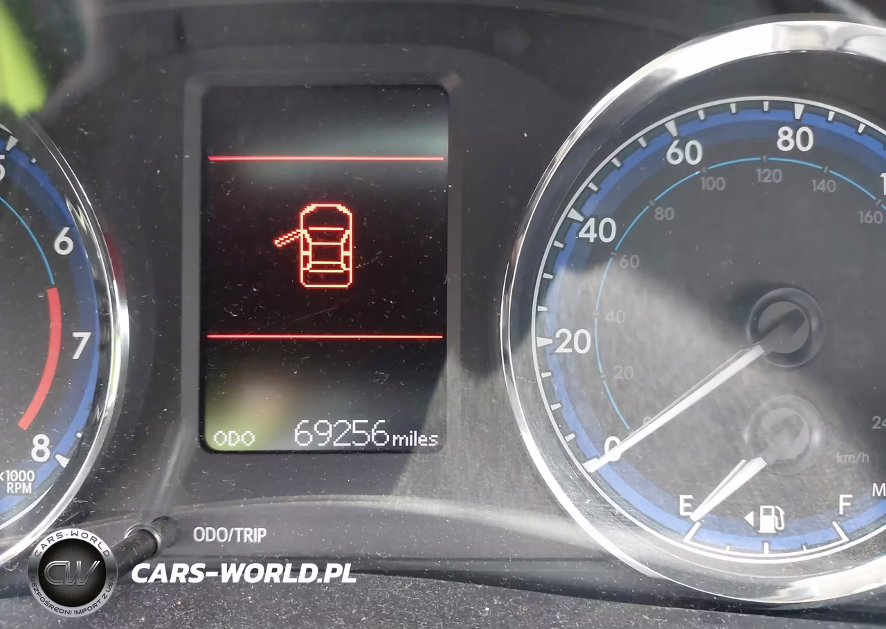 2018 Toyota Corolla Le VIN:5YFBURHE5JP850957 - 16