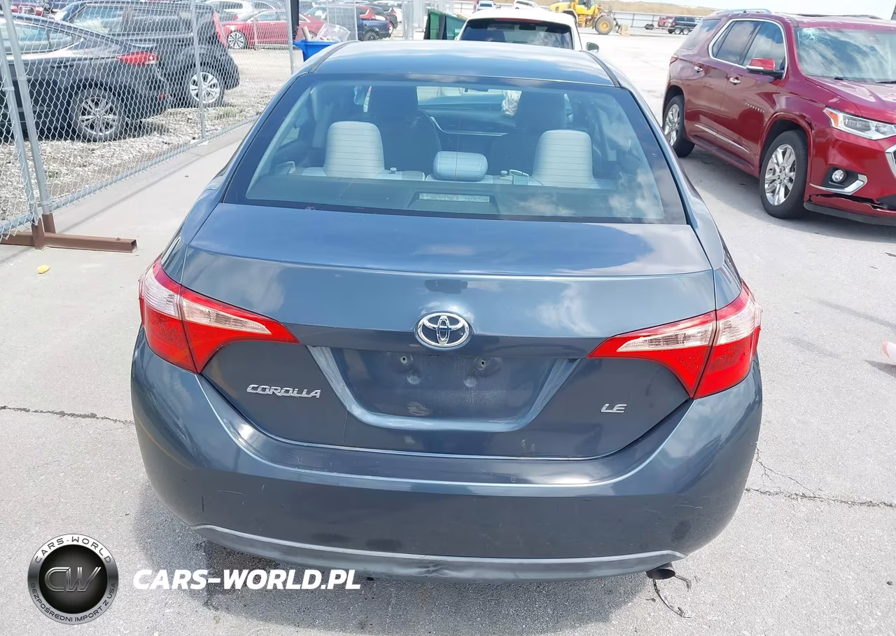 2018 Toyota Corolla Le VIN:5YFBURHE5JP850957 - 17